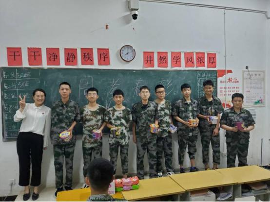 菠菜网最稳定正规平台优秀学生代表